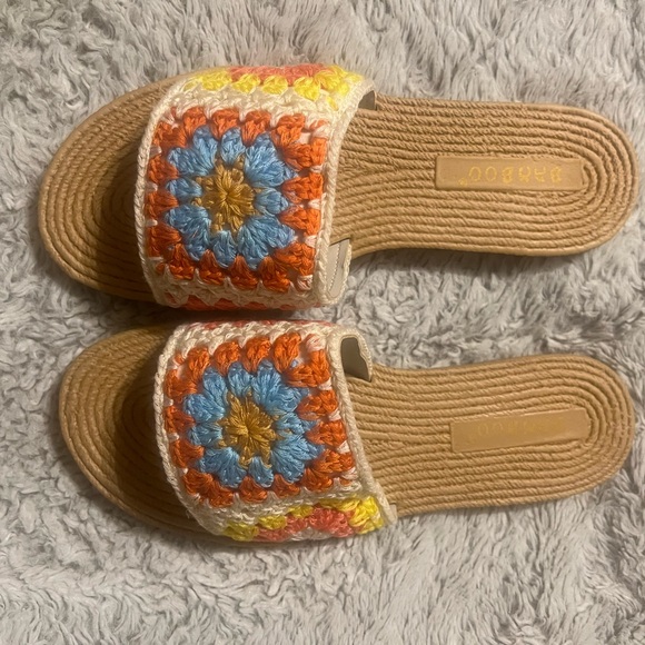 Bamboo Women’s Slides size 7.5 - Picture 4 of 4